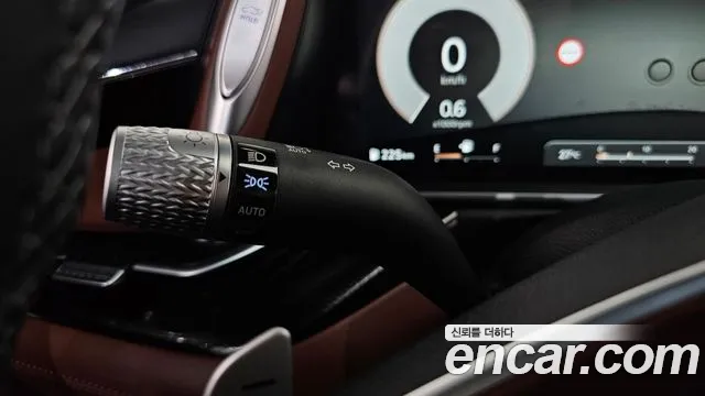 Genesis G90 Бензин 3.5 турбо AWD — Фото автомобиля 17