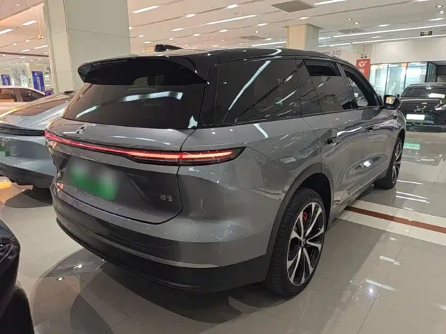 Nio ES8 — Фото автомобиля 6