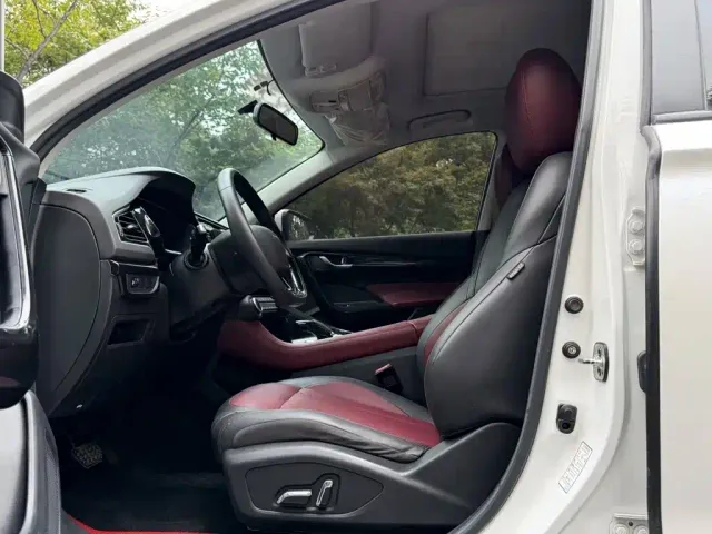 Dongfeng Fengshen AX7 — Фото автомобиля 4