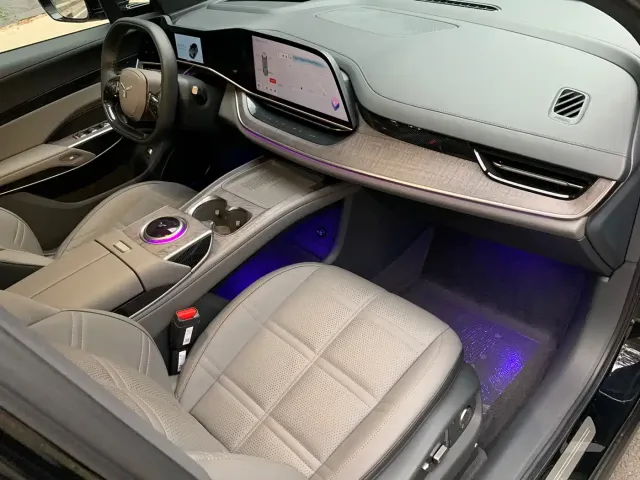 Hongqi Tian Gong 08 — Фото автомобиля 16