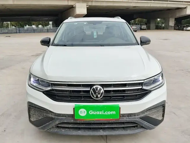 Volkswagen Tiguan L — Фото автомобиля 2