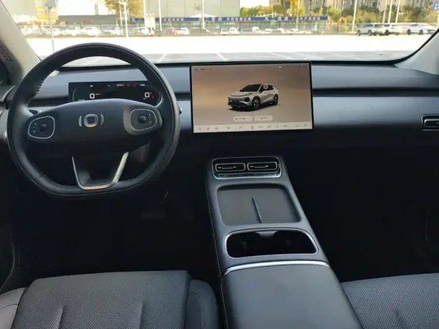 Changan Qiyuan Q05 — Фото автомобиля 12