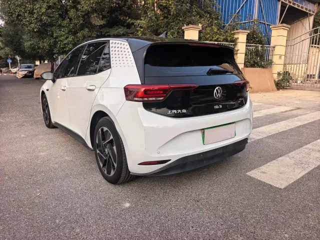Volkswagen ID.3 — Фото автомобиля 15