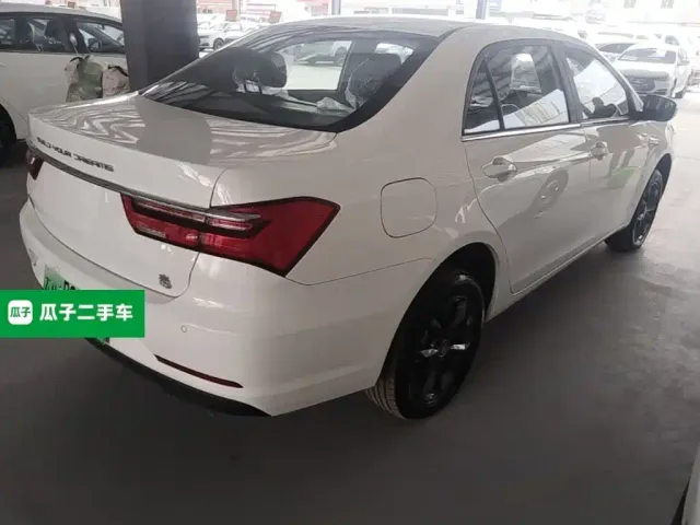 BYD Qin — Фото автомобиля 6