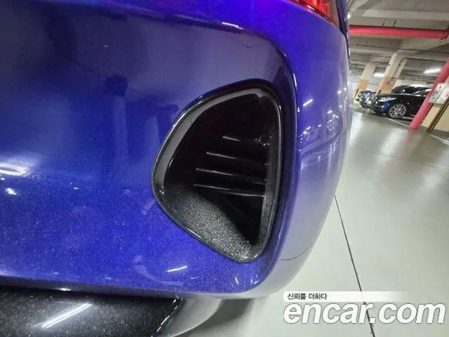 Lotus Emira — Фото автомобиля 9