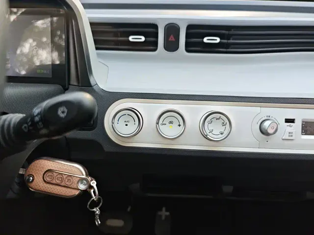 Wuling Hongguang Mini EV — Фото автомобиля 12