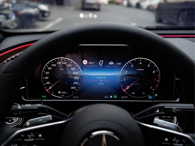 Mercedes-Benz E-Class — Фото автомобиля 9