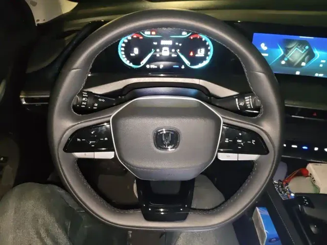 Changan Eado — Фото автомобиля 6
