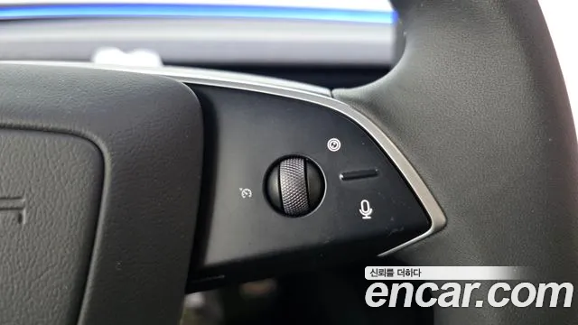 Tesla Model 3 — Фото автомобиля 27