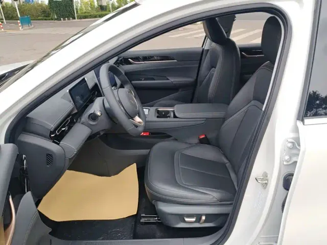 Wuling Starlight — Фото автомобиля 14