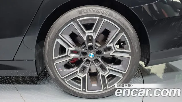BMW 5-Series — Фото автомобиля 21