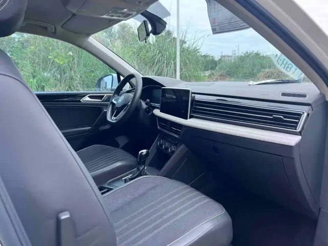 Volkswagen Tiguan L — Фото автомобиля 8