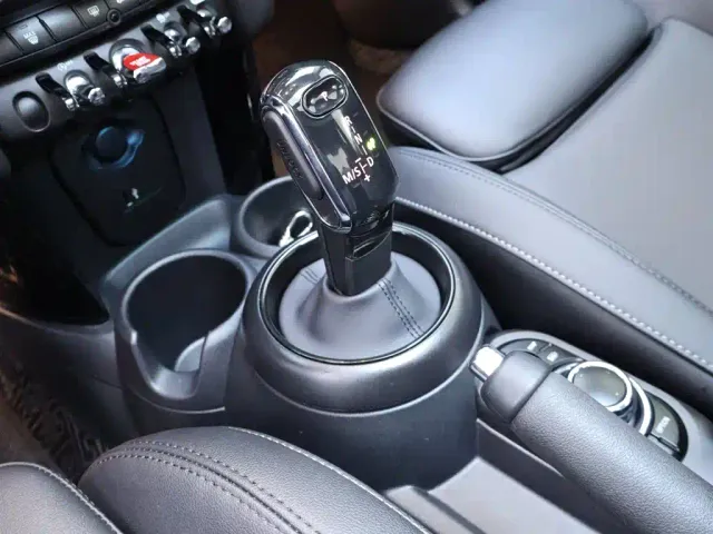 MINI Hatch — Фото автомобиля 12