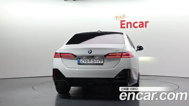 BMW 5 Series — Фото автомобиля 4