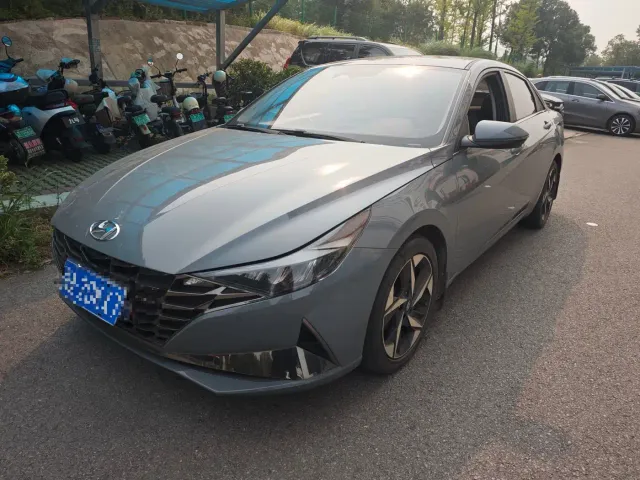 Фотография автомобиля — Hyundai Elantra