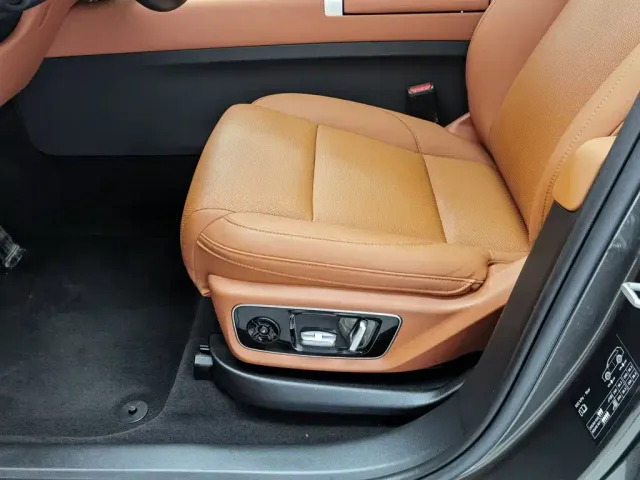Li Auto L7 — Фото автомобиля 20