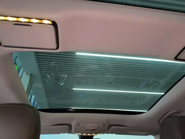 Mercedes-Benz E-Class — Фото автомобиля 17