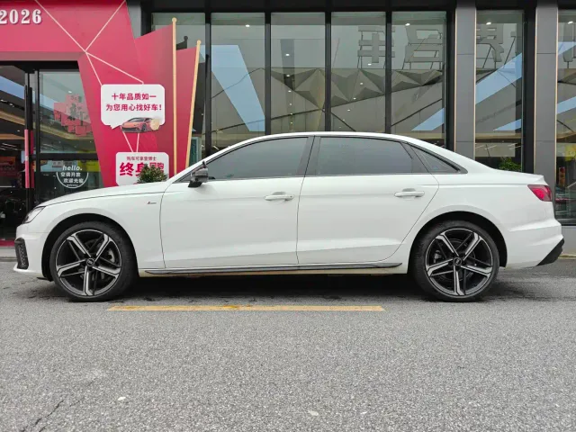 Audi A4L — Фото автомобиля 12