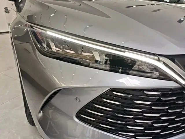 BYD Qin L — Фото автомобиля 10