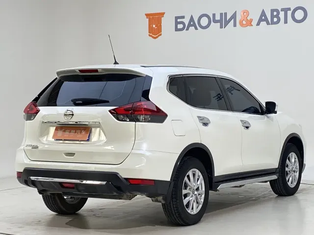 Nissan X-Trail — Фото автомобиля 4