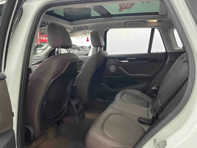 BMW BMW X1 2022 sDrive20Li Fashion — Фото автомобиля 9