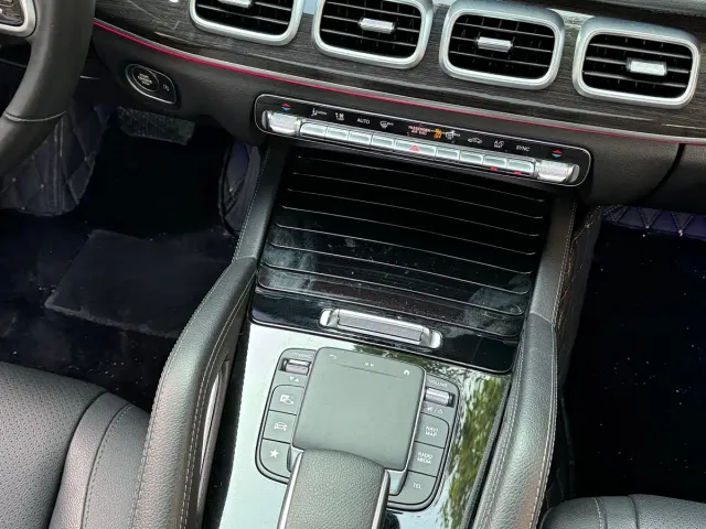 Mercedes-Benz GLE-Class — Фото автомобиля 13