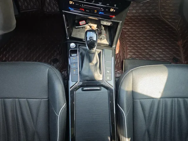 Volkswagen Passat — Фото автомобиля 15