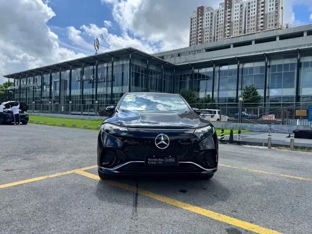 Mercedes-Benz EQS SUV — Фото автомобиля 2