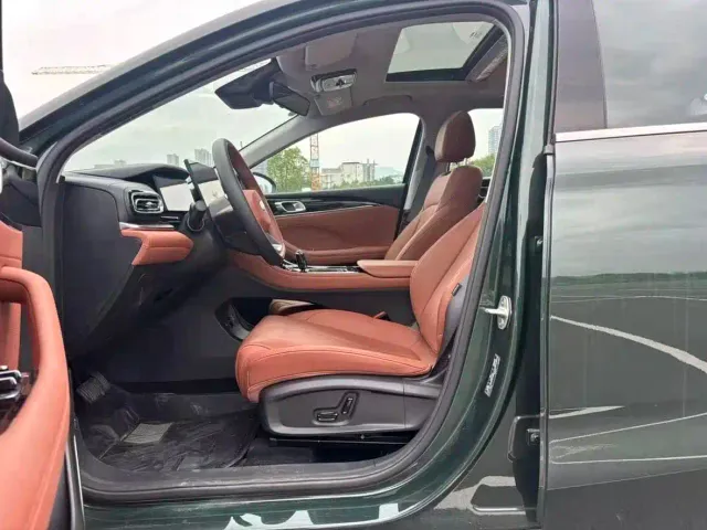 Geely Emgrand — Фото автомобиля 4