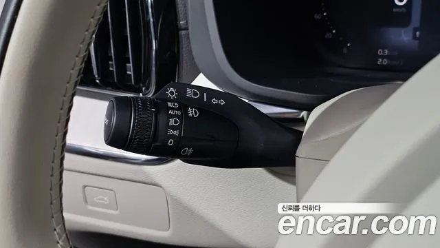 Volvo XC60 Generation 2 — Фото автомобиля 30