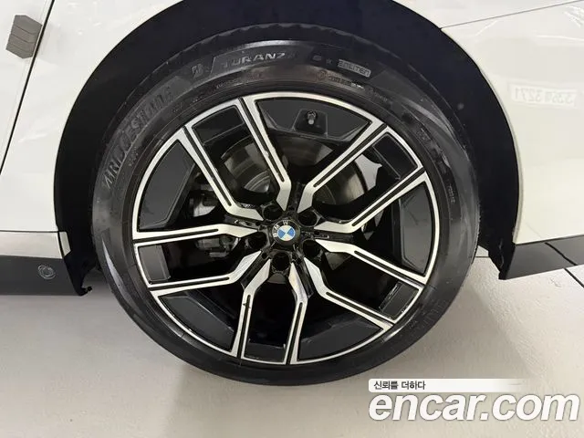 BMW 7 Series G70 — Фото автомобиля 19