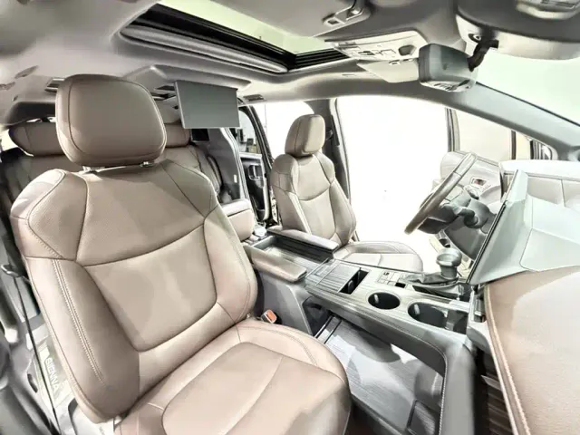 Toyota Sienna — Фото автомобиля 16