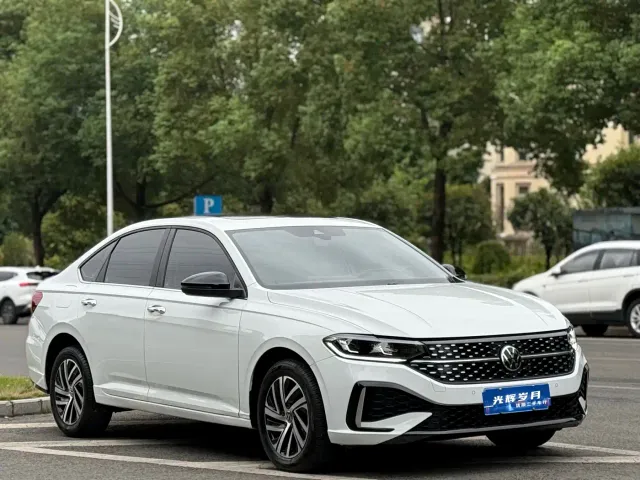 Volkswagen Lavida — Фото автомобиля 3