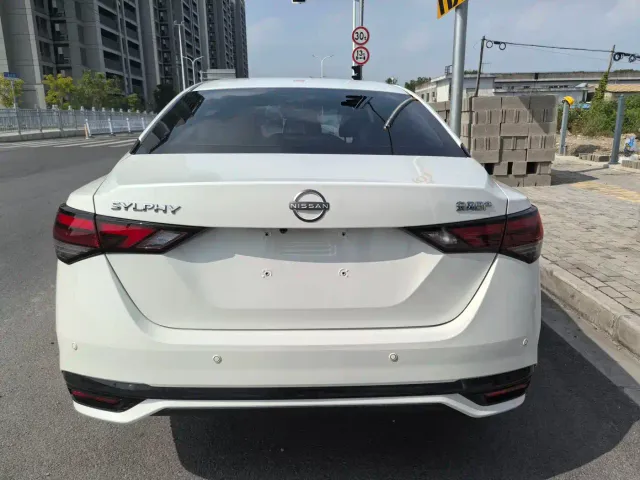 Nissan Sylphy — Фото автомобиля 9