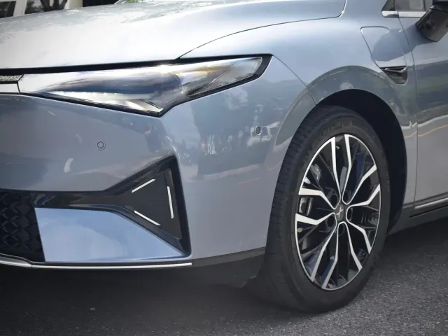 Xpeng P5 — Фото автомобиля 6