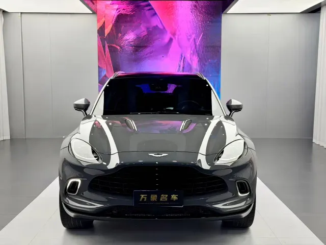 Aston Martin DBX — Фото автомобиля 2