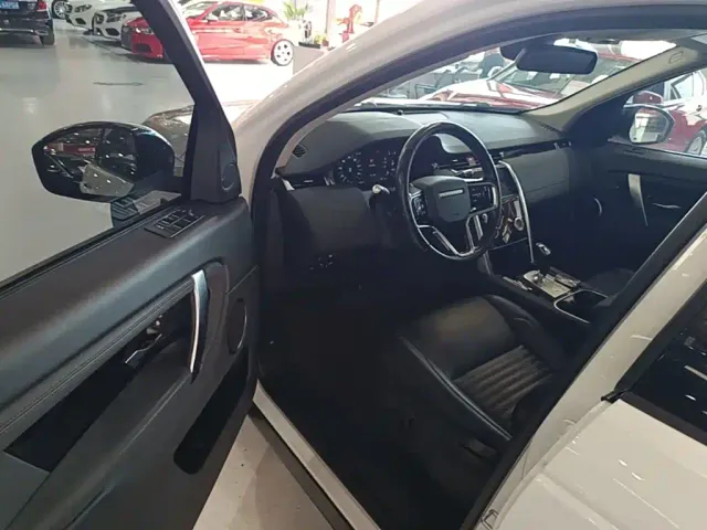 Land Rover Discovery Sport — Фото автомобиля 15