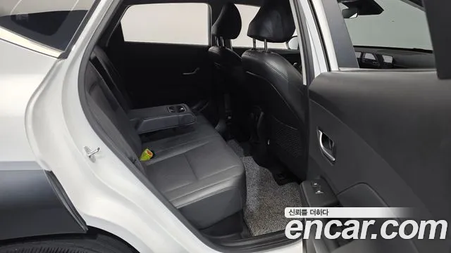 Hyundai Kona — Фото автомобиля 12