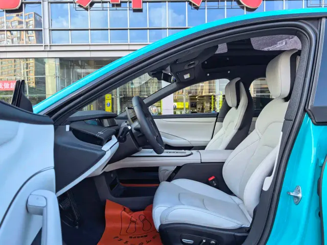 Xiaomi SU7 — Фото автомобиля 9