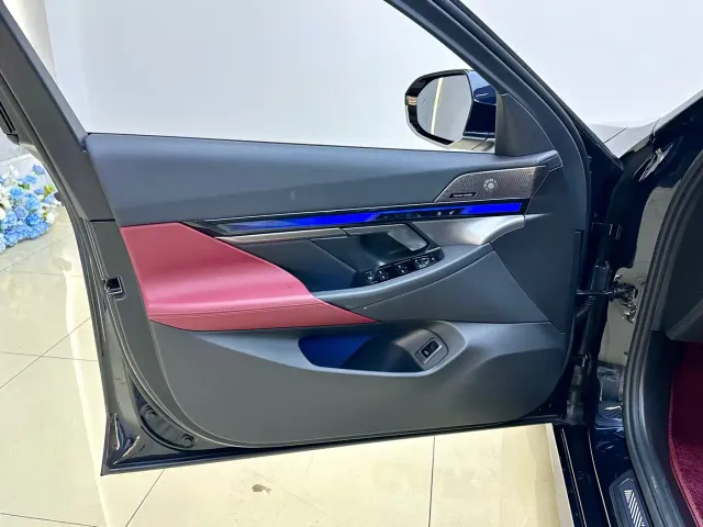 BMW 5 Series — Фото автомобиля 18