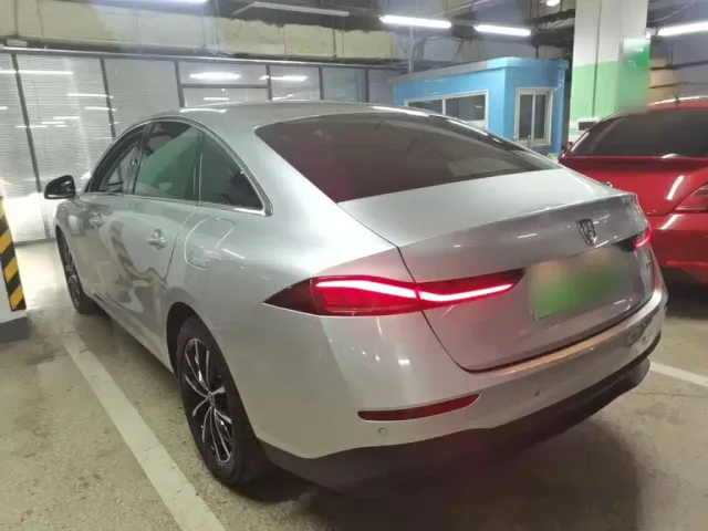 Roewe D7 — Фото автомобиля 4