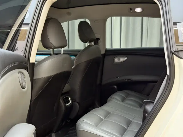 IM Motors LS6 — Фото автомобиля 6