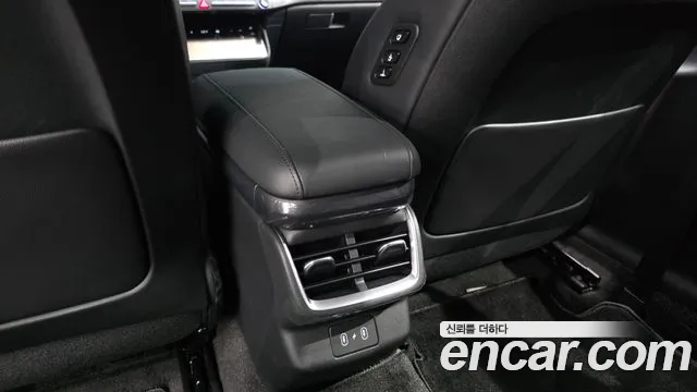 Hyundai Grandeur Grandeur (GN7) 2.5 Бензин 2WD — Фото автомобиля 29