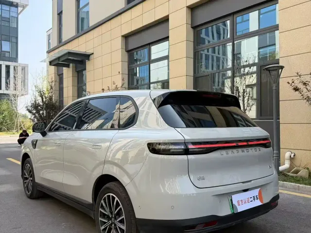 Leapmotor Leapmotor B10 2025 510 Joy Edition — Фото автомобиля 7