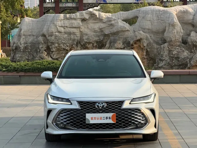 Toyota Avalon — Фото автомобиля 2