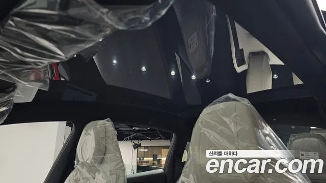 Tesla Model Y — Фото автомобиля 18