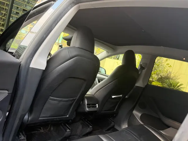 Tesla Model Y — Фото автомобиля 8