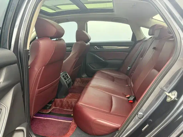 Honda Accord — Фото автомобиля 7