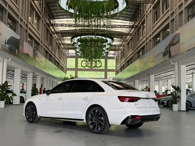 Audi A4L — Фото автомобиля 3