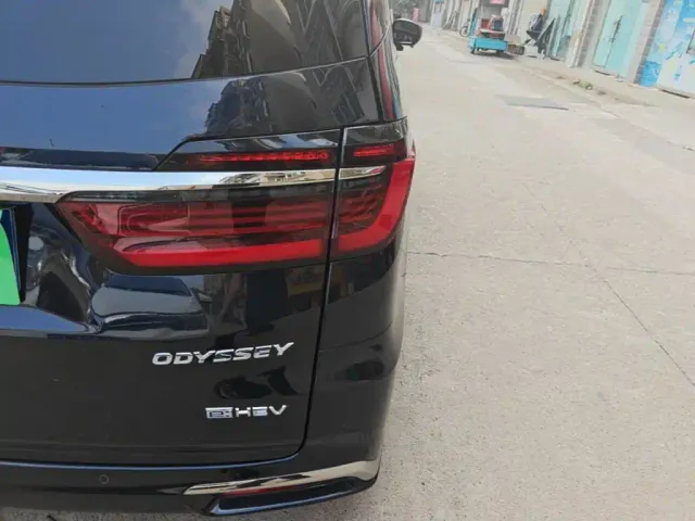 Honda Odyssey — Фото автомобиля 7